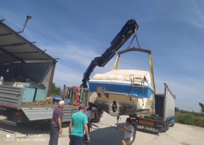 Transporte de yates y barcas en camión
