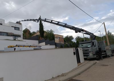 Servicios de transporte camión pluma